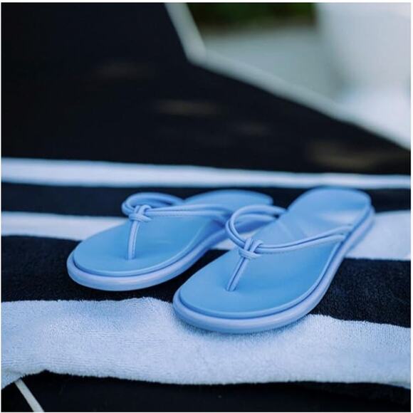 Olukai Aka Flip Flop Sandals Comfort Summer Beach Coastal Cloud Blue Size 10 NWT - Picture 10 of 10